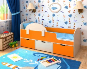 Кровать Малыш-мини с бортиком Дуб молочный/Оранжевый в Заринске - zarinsk.katalogmebeli.com | фото