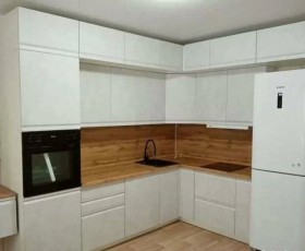 Модульная кухня Бруклин 2.4 x 2 м (Бетон белый) в Заринске - zarinsk.katalogmebeli.com | фото 15
